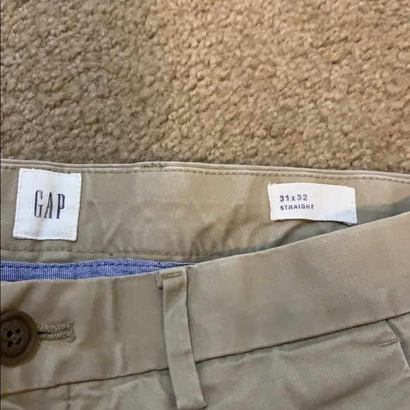 Gap khakis, size 31-32 - Picture 4 of 4